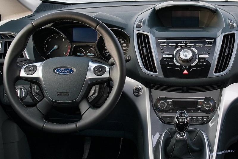 Rámeček 2DIN autorádia FORD C-max (2010->) / Kuga II.- černá lesklá