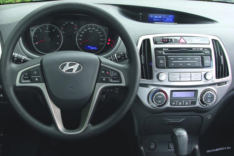 Rámeček 2DIN rádia Hyundai i20 I. (12-15)