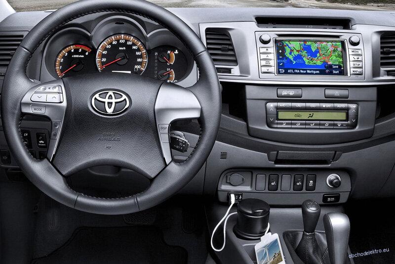 Rámeček 2DIN autorádia TOYOTA Hilux (2012-2015)