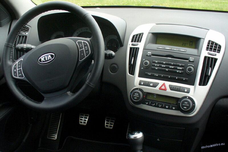 Instalační sada 2DIN rádia KIA Ceed I. (07-10)