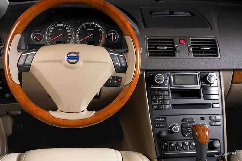 Adaptér pro ovládání na volantu VOLVO XC90 I. (06-14) s akt.audio systémem a OEM park.čidly