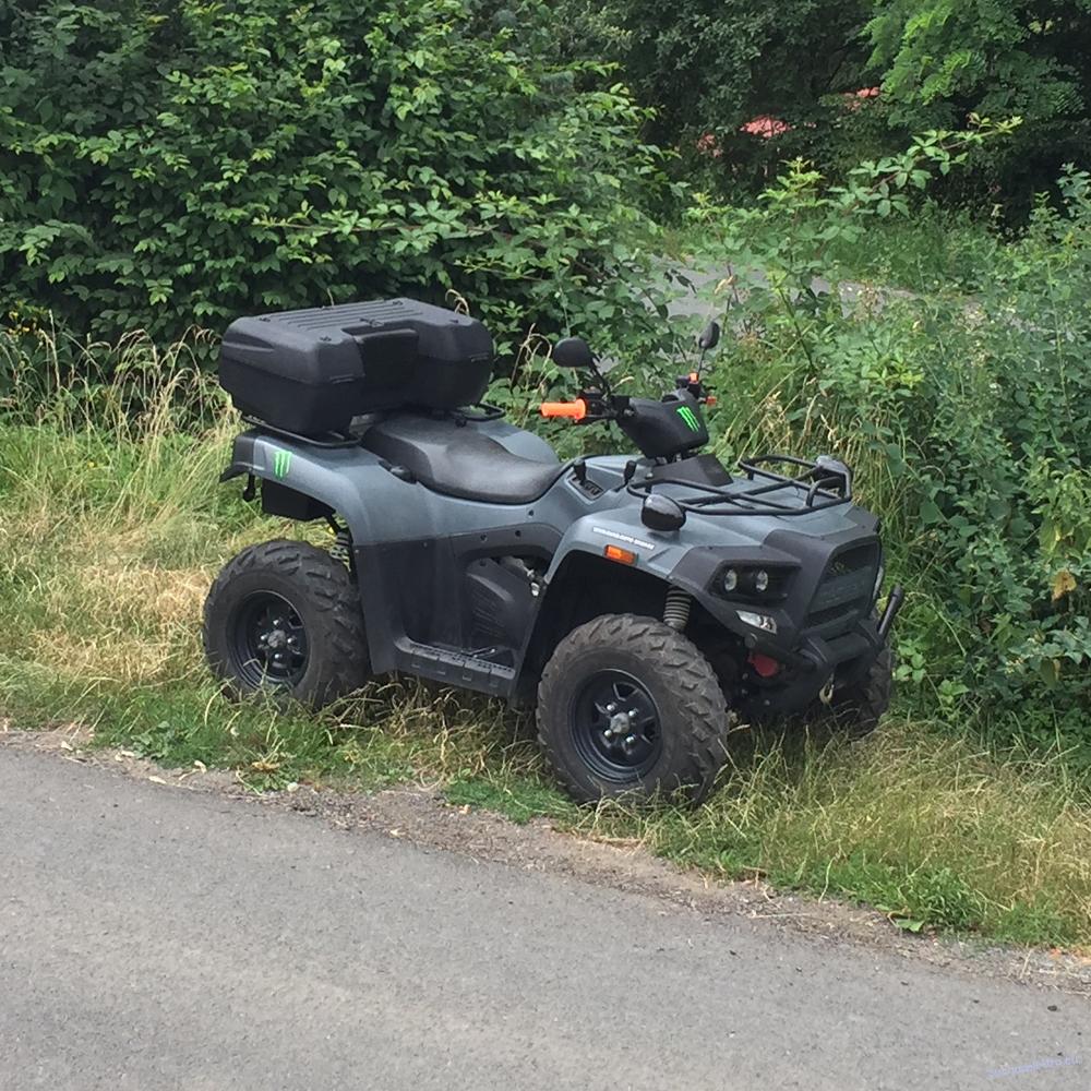 Zvukový systém s reproduktory na motocykl, skútr, ATV s FM, USB, AUX, BLUETOOTH, barva černá