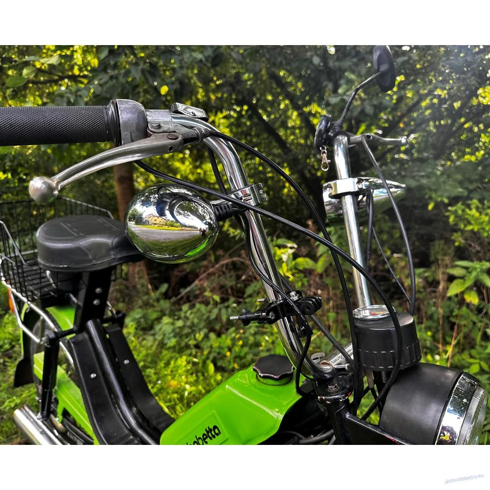 Zvukový systém s reproduktory na motocykl, skútr, ATV s USB, BT, 2 x dálkové ovládání, barva chrom