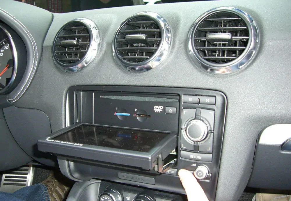 AUDI RNS-E NAVIGATION PLUS CD-TV EUROPE - DVD 3 - UPDATE MAP