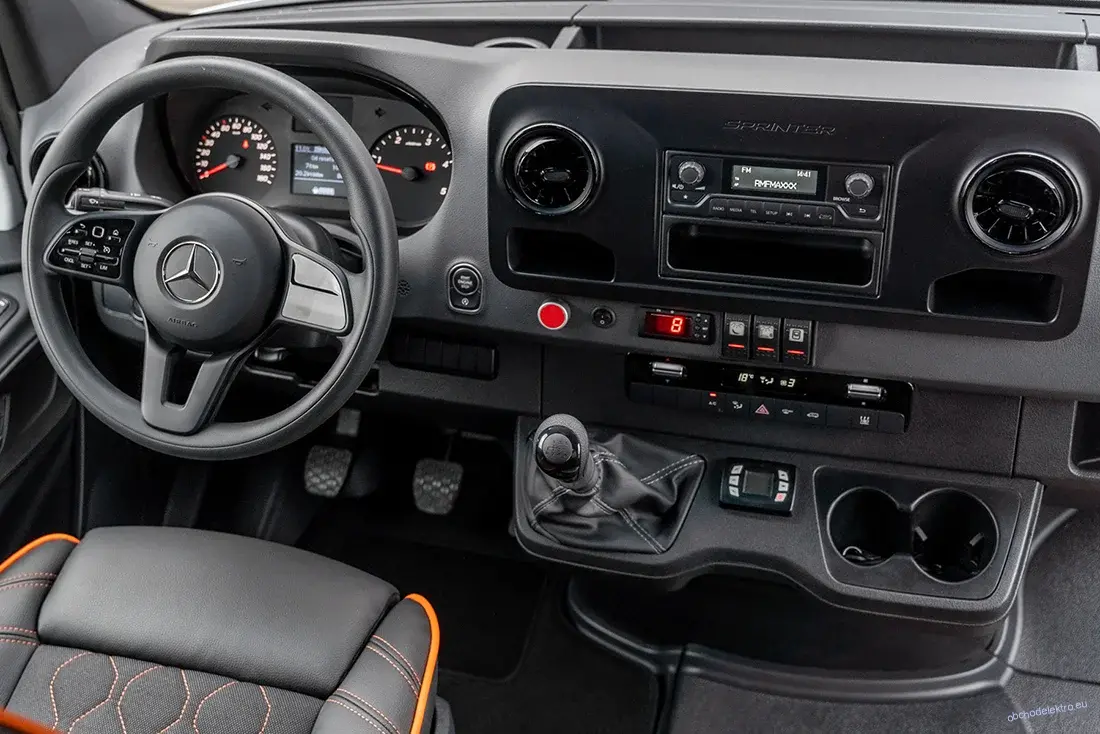 Instalační sada 2DIN rádia MERCEDES Sprinter (18->)