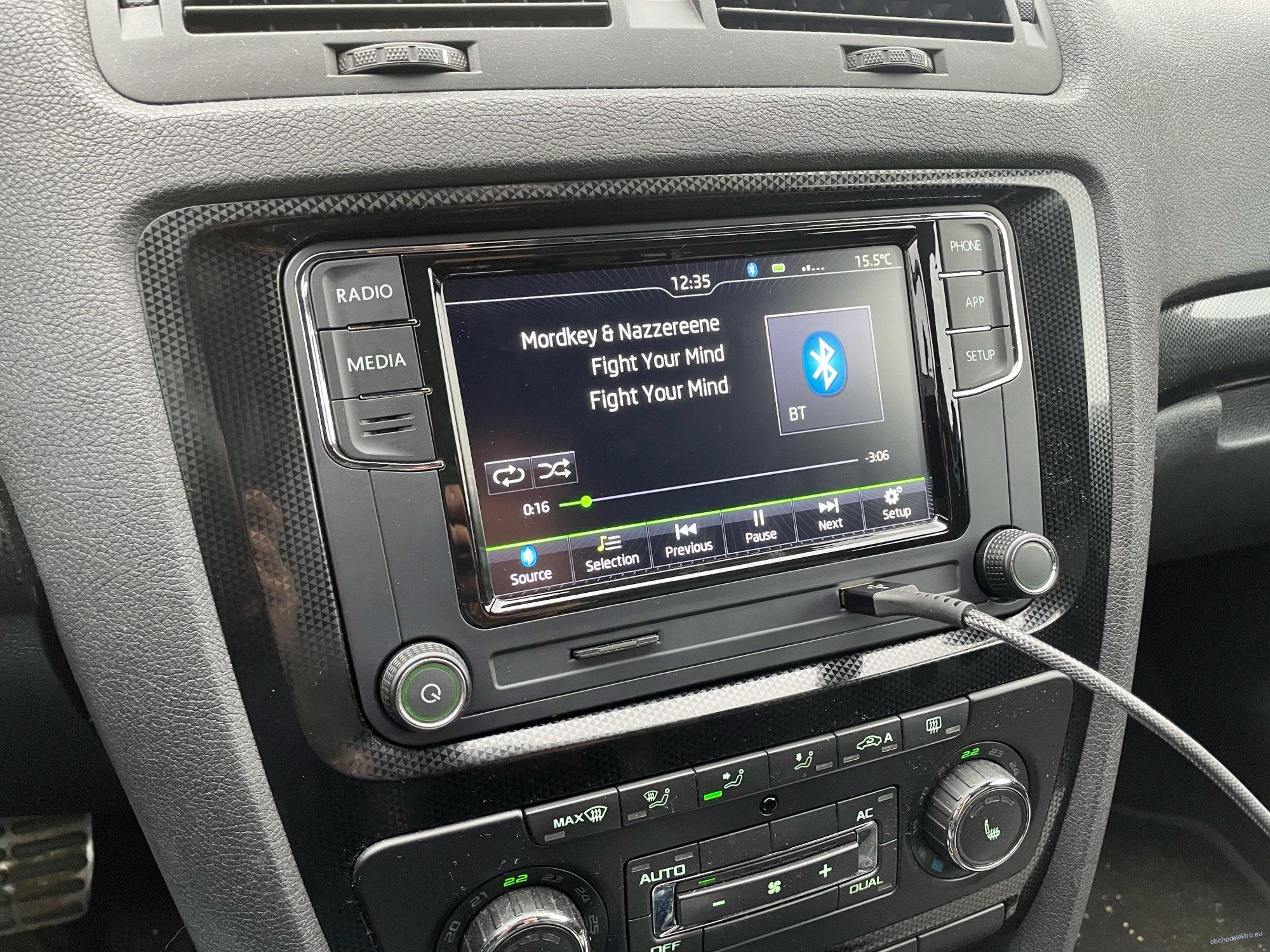 Škoda RCD360Pro Apple CarPlay Android Auto