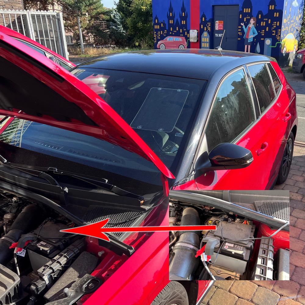 Solární 10W udržovací nabíječka 12V autobaterií